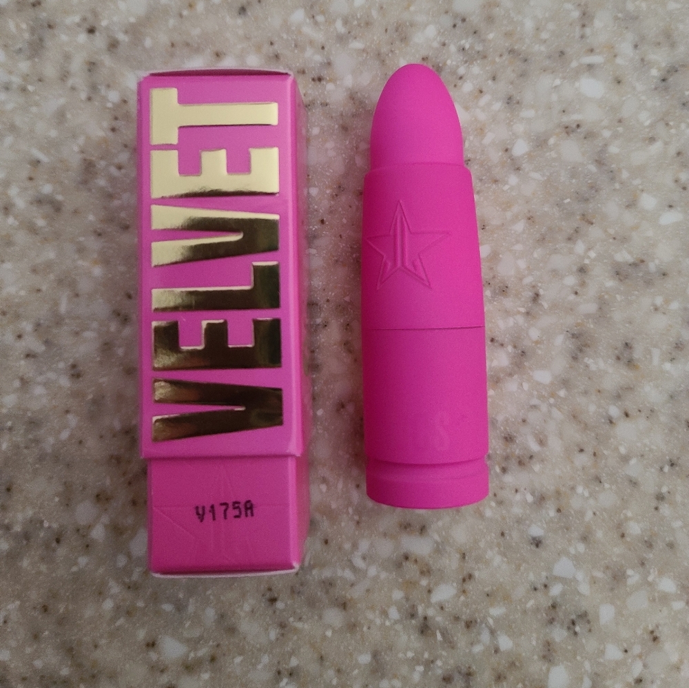 Jeffree Star velvet lipstick